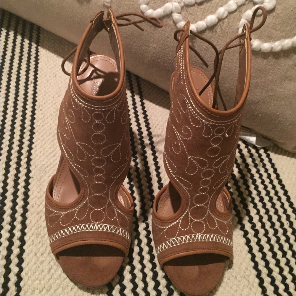 BCBGMaxAzria chestnut heels. New with box